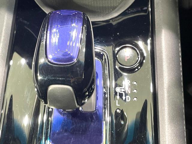 ヴェゼル ハイブリッドZ 純正ナビ バックカメラ 禁煙車 衝突軽減装置 クルーズコントロール LEDヘッド シートヒーター ハーフレザー ルーフレール Bluetooth再生 ETC スマートキー オートライト/エアコン(32枚目)