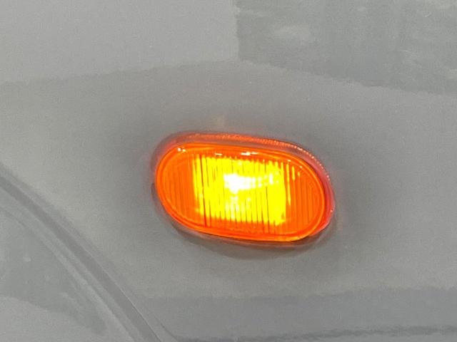 ジムニー XL 9型ディスプレイオーディオ 禁煙車 衝突軽減装置 踏み間違い防止装置 車線逸脱警報 4WD ターボ Bluetooth再生 オートライト/エアコン スマートキー アイドリングストップ 盗難防止システム(48枚目)