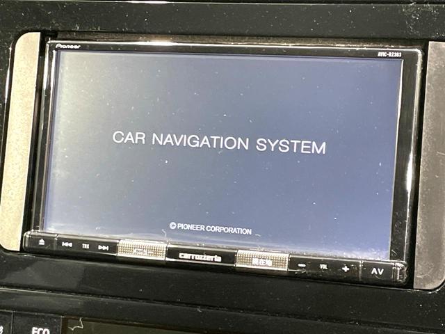 プリウス S SDナビ バックカメラ 衝突軽減装置 レーダークルーズ 禁煙車 LEDヘッド AC100V ドラレコ Bluetooth再生 ETC スマートキー コーナーセンサー 車線逸脱警報 盗難防止システム(3枚目)