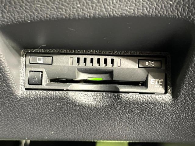 プリウス S SDナビ バックカメラ 衝突軽減装置 レーダークルーズ 禁煙車 LEDヘッド AC100V ドラレコ Bluetooth再生 ETC スマートキー コーナーセンサー 車線逸脱警報 盗難防止システム(7枚目)