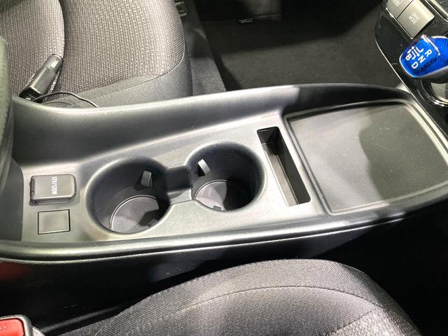 プリウス S SDナビ バックカメラ 衝突軽減装置 レーダークルーズ 禁煙車 LEDヘッド AC100V ドラレコ Bluetooth再生 ETC スマートキー コーナーセンサー 車線逸脱警報 盗難防止システム(53枚目)
