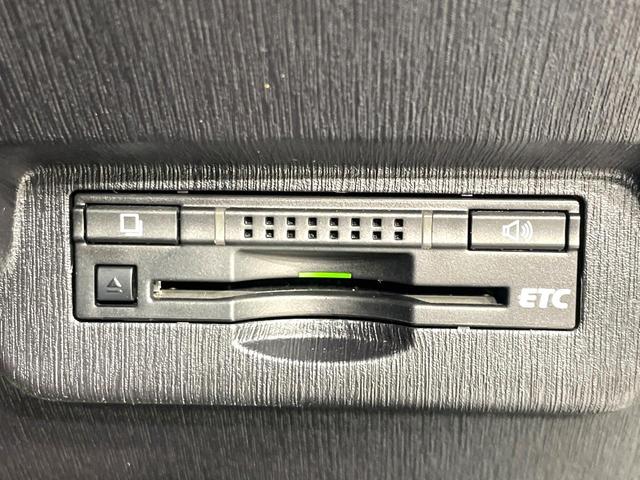 プリウスアルファ Ｓ　純正８型ナビ　バックカメラ　禁煙車　ＬＥＤヘッド／フォグ　フルセグ　Ｂｌｕｅｔｏｏｔｈ再生　ＥＴＣ　スマートキー　純正１６インチＡＷ　オートライト／エアコン　電動格納ミラー　盗難防止システム（5枚目）