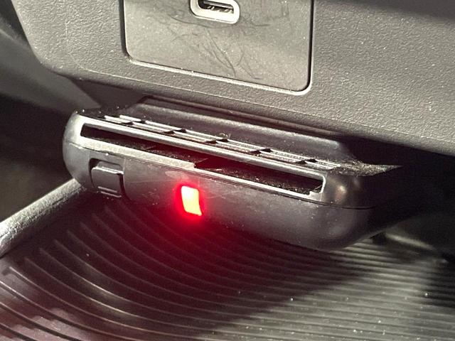 ノート Ｘ　禁煙車　ＳＤナビ　バックカメラ　衝突軽減装置　踏み案違い防止装置　Ｂｌｕｅｔｏｏｔｈ再生　ＥＴＣ　ＬＥＤヘッド　オートライト／エアコン　スマートキー　車線逸脱警報　オートマチックハイビーム（5枚目）