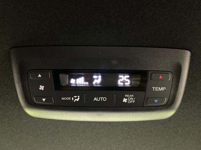 ステップワゴン ｅ：ＨＥＶスパーダ　登録済未使用車　両側電動ドア　ホンダセンシング　アダプティブクルーズ　ブラインドスポットモニター　シートヒーター　電動リアゲート　ＬＥＤヘッド／フォグ　ハーフレザー　クリアランスソナー　スマートキー（6枚目）