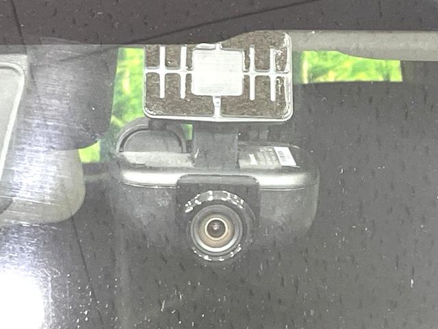 ハスラー Ｊ　純正８型ナビ　全周囲カメラ　禁煙車　衝突軽減システム　２トーンカラー　スマートキー　ＨＩＤヘッド　シートヒーター　ＬＥＤフォグ　ドラレコ　Ｂｌｕｅｔｏｏｔｈ　フルセグ　ＥＴＣ　オートライト／エアコン（5枚目）