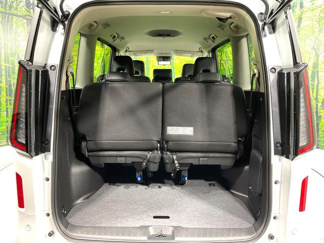 セレナ ハイウェイスターＶ　純正１２インチナビ　全周囲カメラ　両側電動　デジタルミラー　プロパイロット　ＢＳＭ　レーダークルーズ　ＥＴＣ　ＬＥＤヘッド　衝突軽減　電子パーキング　オートホールド（13枚目）