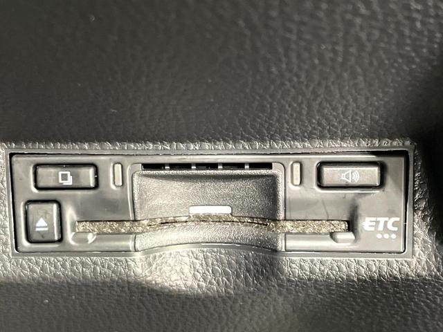 ヤリスクロス ハイブリッドＺ　禁煙車　純正８型ディスプレイオーディオ　全周囲カメラ　２トーンカラー　セーフティセンス　レーダークルーズ　ドラレコ　ＥＴＣ　ブラインドスポットモニター　ＬＥＤヘッド　パワーシート　シートヒーター（6枚目）