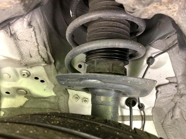 ヤリスクロス ハイブリッドＺ　禁煙車　純正８型ディスプレイオーディオ　全周囲カメラ　２トーンカラー　セーフティセンス　レーダークルーズ　ドラレコ　ＥＴＣ　ブラインドスポットモニター　ＬＥＤヘッド　パワーシート　シートヒーター（20枚目）