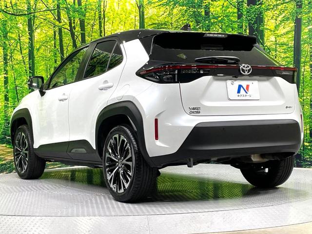 ヤリスクロス ハイブリッドＺ　禁煙車　純正８型ディスプレイオーディオ　全周囲カメラ　２トーンカラー　セーフティセンス　レーダークルーズ　ドラレコ　ＥＴＣ　ブラインドスポットモニター　ＬＥＤヘッド　パワーシート　シートヒーター（26枚目）
