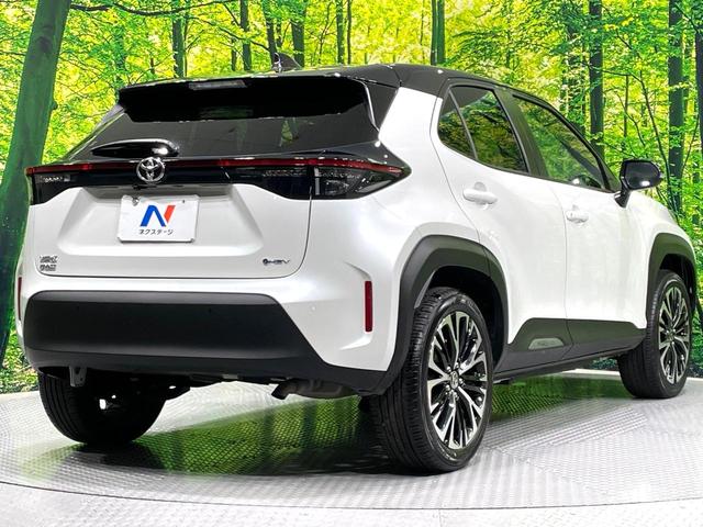 ヤリスクロス ハイブリッドＺ　禁煙車　純正８型ディスプレイオーディオ　全周囲カメラ　２トーンカラー　セーフティセンス　レーダークルーズ　ドラレコ　ＥＴＣ　ブラインドスポットモニター　ＬＥＤヘッド　パワーシート　シートヒーター（28枚目）