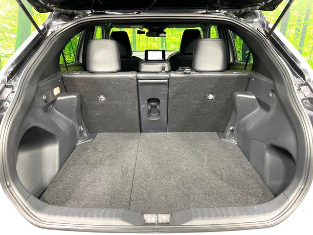 ヤリスクロス ハイブリッドＺ　禁煙車　純正８型ディスプレイオーディオ　全周囲カメラ　２トーンカラー　セーフティセンス　レーダークルーズ　ドラレコ　ＥＴＣ　ブラインドスポットモニター　ＬＥＤヘッド　パワーシート　シートヒーター（36枚目）