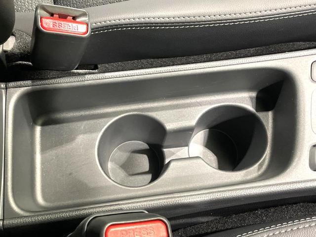 ヤリスクロス ハイブリッドＺ　禁煙車　純正８型ディスプレイオーディオ　全周囲カメラ　２トーンカラー　セーフティセンス　レーダークルーズ　ドラレコ　ＥＴＣ　ブラインドスポットモニター　ＬＥＤヘッド　パワーシート　シートヒーター（40枚目）