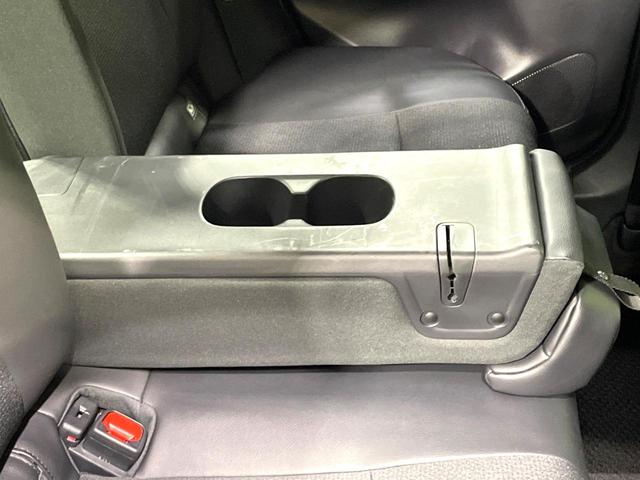 ヤリスクロス ハイブリッドＺ　禁煙車　純正８型ディスプレイオーディオ　全周囲カメラ　２トーンカラー　セーフティセンス　レーダークルーズ　ドラレコ　ＥＴＣ　ブラインドスポットモニター　ＬＥＤヘッド　パワーシート　シートヒーター（41枚目）