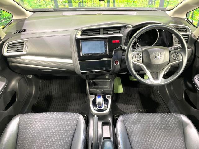 フィットハイブリッド Lパッケージ 禁煙車 純正ナビ バックカメラ ドラレコ LEDヘッド/フォグ ETC クルコン オートライト/エアコン Bluetooth接続 フルセグ スマートキー プッシュスタート(2枚目)