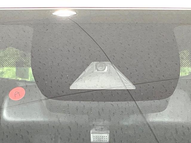 カローラツーリング ハイブリッド　ダブルバイビー　モデリスタエアロ　純正９型ディスプレイ　バックカメラ　禁煙車　セーフティセンス　レーダークルーズ　ＬＥＤヘッド／フォグ　ハーフレザー　ドラレコ　Ｂｌｕｅｔｏｏｔｈ再生　ＥＴＣ　スマートキー（8枚目）