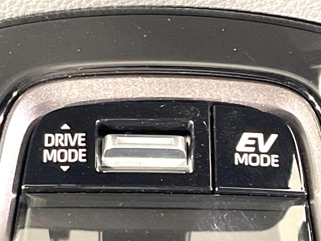 カローラツーリング ハイブリッド　ダブルバイビー　モデリスタエアロ　純正９型ディスプレイ　バックカメラ　禁煙車　セーフティセンス　レーダークルーズ　ＬＥＤヘッド／フォグ　ハーフレザー　ドラレコ　Ｂｌｕｅｔｏｏｔｈ再生　ＥＴＣ　スマートキー（49枚目）