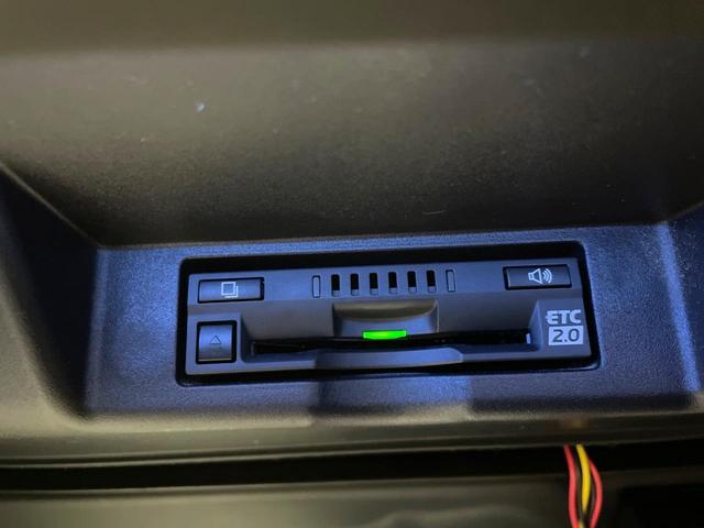 ハリアー プレミアム　メタル　アンド　レザーパッケージ　純正エアロ　純正９型ナビ　禁煙車　衝突軽減装置　電動リアゲート　レーダークルーズ　バックカメラ　ドラレコ　ＥＴＣ　ＬＥＤヘッドライト　黒革シート　シートベンチレーション　パワーシート　フルセグＴＶ（8枚目）