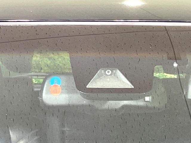 ハリアー プレミアム　メタル　アンド　レザーパッケージ　純正エアロ　純正９型ナビ　禁煙車　衝突軽減装置　電動リアゲート　レーダークルーズ　バックカメラ　ドラレコ　ＥＴＣ　ＬＥＤヘッドライト　黒革シート　シートベンチレーション　パワーシート　フルセグＴＶ（9枚目）