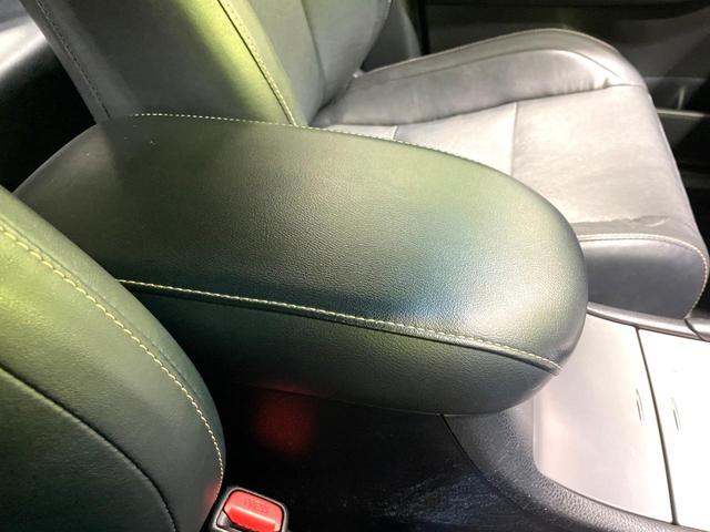 ハリアー プレミアム　メタル　アンド　レザーパッケージ　純正エアロ　純正９型ナビ　禁煙車　衝突軽減装置　電動リアゲート　レーダークルーズ　バックカメラ　ドラレコ　ＥＴＣ　ＬＥＤヘッドライト　黒革シート　シートベンチレーション　パワーシート　フルセグＴＶ（42枚目）