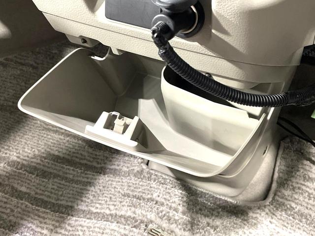 スペーシア Ｘ　禁煙車　電動スライドドア　ＥＴＣ　スマートキー　オートエアコン　オーディオ　ＣＤ再生　電動格納ミラー　アイドリングストップ　盗難防止装置（31枚目）