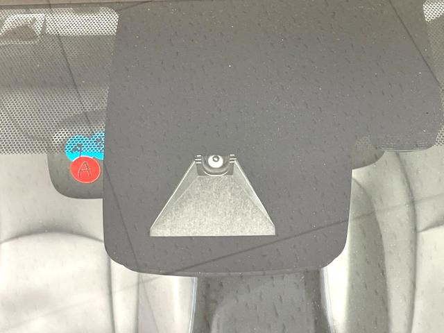 プリウス Ｓツーリングセレクション　モデリスタエアロ　純正９型ナビ　バックカメラ　禁煙車　セーフティセンス　レーダークルーズ　１７インチモデリスタＡＷ　シートヒーター　合皮シート　ＬＥＤヘッド／フォグ　ドラレコ　フルセグ　ＥＴＣ（6枚目）