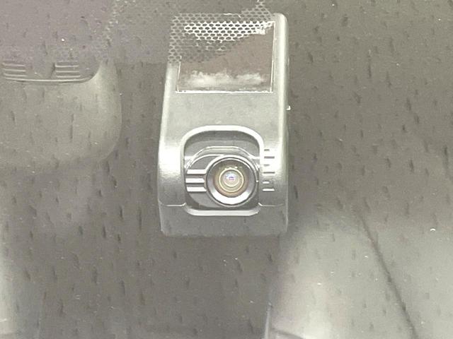 プリウス Ｓツーリングセレクション　モデリスタエアロ　純正９型ナビ　バックカメラ　禁煙車　セーフティセンス　レーダークルーズ　１７インチモデリスタＡＷ　シートヒーター　合皮シート　ＬＥＤヘッド／フォグ　ドラレコ　フルセグ　ＥＴＣ（8枚目）