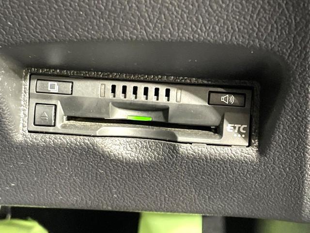 プリウス Ｓツーリングセレクション　モデリスタエアロ　純正９型ナビ　バックカメラ　禁煙車　セーフティセンス　レーダークルーズ　１７インチモデリスタＡＷ　シートヒーター　合皮シート　ＬＥＤヘッド／フォグ　ドラレコ　フルセグ　ＥＴＣ（9枚目）