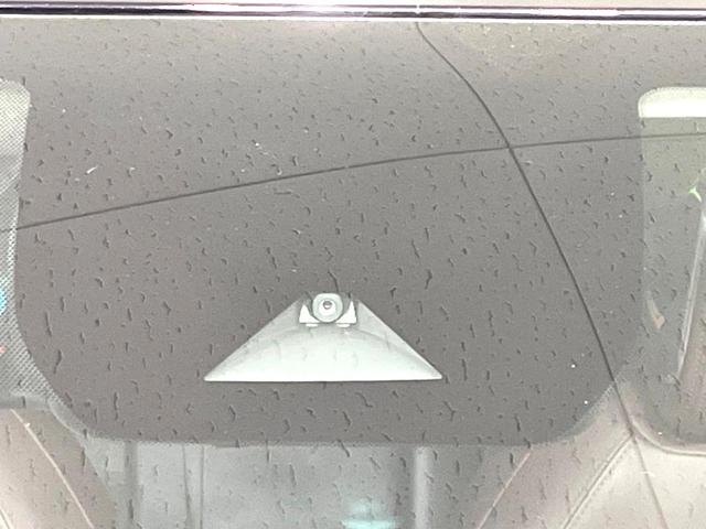 �y�C���e���W�F���g�G�}�[�W�F���V�[�u���[�L�z�t�����g�J�����őO���̎ԗ�����s�҂����m�B�Փ˂������Ȏ��͏Փ˔�Q�y���u���[�L���쓮�A�Փˉ�����T�|�[�g�B�����S�Ƀh���C�u�����y���݂��������܂��B