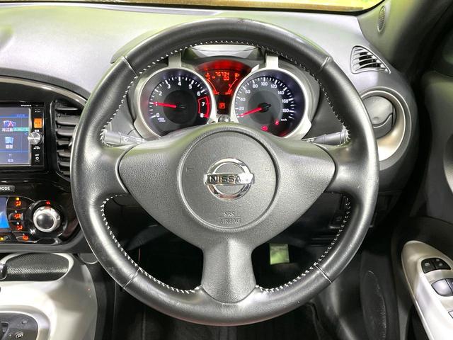 �C���e���A�ɍ��킹���f�U�C���̃X�e�A�����O�́A�^�]�������̂��Ƃ��l���A�^�]���₷���`��A�傫���ł��B�����x�A���ۂɐG���Ă��m���߂��������B