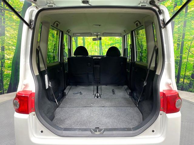 ���i�̂���������ʋ΁A���}���ɏ\���ȉ׎��X�y�[�X���m�ۂ��Ă���܂��B�Z�J���h�V�[�g��|���ƁA�傫�ȉו��̐ύڂ��\�ł���