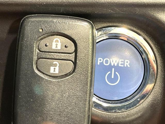 アクア Ｇ　禁煙車　純正ナビ　バックカメラ　ＥＴＣ　フルセグ　Ｂｌｕｅｔｏｏｔｈ接続　ドラレコ　スマートキー　ＬＥＤヘッド　革巻きステアリング　オートエアコン　ＣＤ／ＤＶＤ再生　盗難防止装置　オートライト（7枚目）