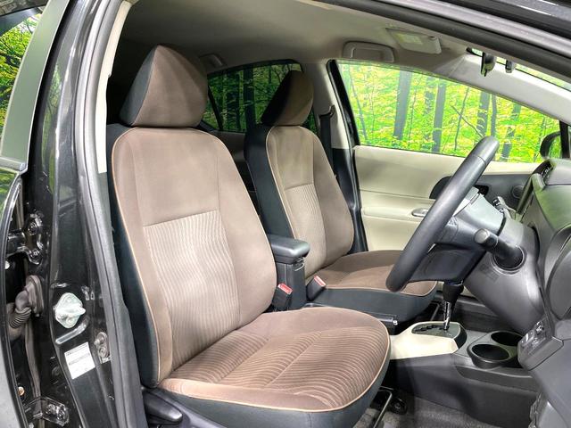 アクア Ｇ　禁煙車　純正ナビ　バックカメラ　ＥＴＣ　フルセグ　Ｂｌｕｅｔｏｏｔｈ接続　ドラレコ　スマートキー　ＬＥＤヘッド　革巻きステアリング　オートエアコン　ＣＤ／ＤＶＤ再生　盗難防止装置　オートライト（8枚目）