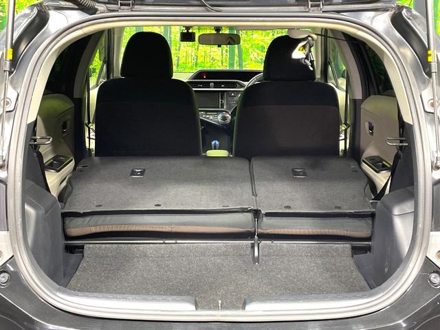 アクア Ｇ　禁煙車　純正ナビ　バックカメラ　ＥＴＣ　フルセグ　Ｂｌｕｅｔｏｏｔｈ接続　ドラレコ　スマートキー　ＬＥＤヘッド　革巻きステアリング　オートエアコン　ＣＤ／ＤＶＤ再生　盗難防止装置　オートライト（10枚目）