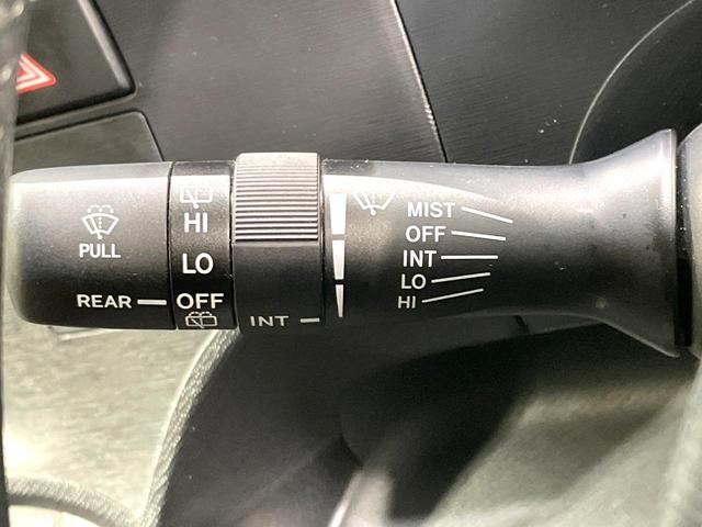 アクア Ｇ　禁煙車　純正ナビ　バックカメラ　ＥＴＣ　フルセグ　Ｂｌｕｅｔｏｏｔｈ接続　ドラレコ　スマートキー　ＬＥＤヘッド　革巻きステアリング　オートエアコン　ＣＤ／ＤＶＤ再生　盗難防止装置　オートライト（29枚目）