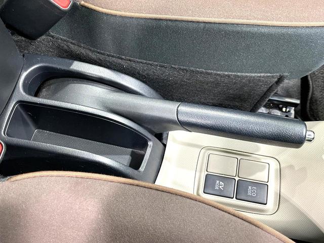 アクア Ｇ　禁煙車　純正ナビ　バックカメラ　ＥＴＣ　フルセグ　Ｂｌｕｅｔｏｏｔｈ接続　ドラレコ　スマートキー　ＬＥＤヘッド　革巻きステアリング　オートエアコン　ＣＤ／ＤＶＤ再生　盗難防止装置　オートライト（56枚目）