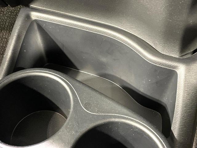 アクア Ｇ　禁煙車　純正ナビ　バックカメラ　ＥＴＣ　フルセグ　Ｂｌｕｅｔｏｏｔｈ接続　ドラレコ　スマートキー　ＬＥＤヘッド　革巻きステアリング　オートエアコン　ＣＤ／ＤＶＤ再生　盗難防止装置　オートライト（61枚目）