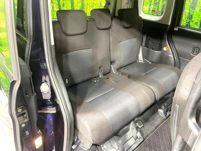 ルーミー Ｇ　両側電動ドア　全周囲カメラ　純正９型ディスプレイオーディオ　衝突被害軽減システム　禁煙車　ドラレコ　コーナーセンサー　スマートキー　ＬＥＤヘッド　ビルトインＥＴＣ　オートハイビーム　Ｂｌｕｅｔｏｏｔｈ（11枚目）