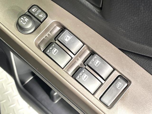 ルーミー Ｇ　両側電動ドア　全周囲カメラ　純正９型ディスプレイオーディオ　衝突被害軽減システム　禁煙車　ドラレコ　コーナーセンサー　スマートキー　ＬＥＤヘッド　ビルトインＥＴＣ　オートハイビーム　Ｂｌｕｅｔｏｏｔｈ（35枚目）