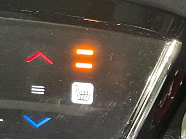 ヴェゼル ハイブリッドＺ　純正ナビ　バックカメラ　禁煙車　衝突軽減装置　クルーズコントロール　ＬＥＤヘッド　シートヒーター　ハーフレザー　ＥＴＣ　ドラレコ　Ｂｌｕｅｔｏｏｔｈ再生　スマートキー　オートライト／エアコン（7枚目）