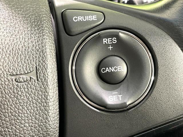 ヴェゼル ハイブリッドＺ　純正ナビ　バックカメラ　禁煙車　衝突軽減装置　クルーズコントロール　ＬＥＤヘッド　シートヒーター　ハーフレザー　ＥＴＣ　ドラレコ　Ｂｌｕｅｔｏｏｔｈ再生　スマートキー　オートライト／エアコン（8枚目）