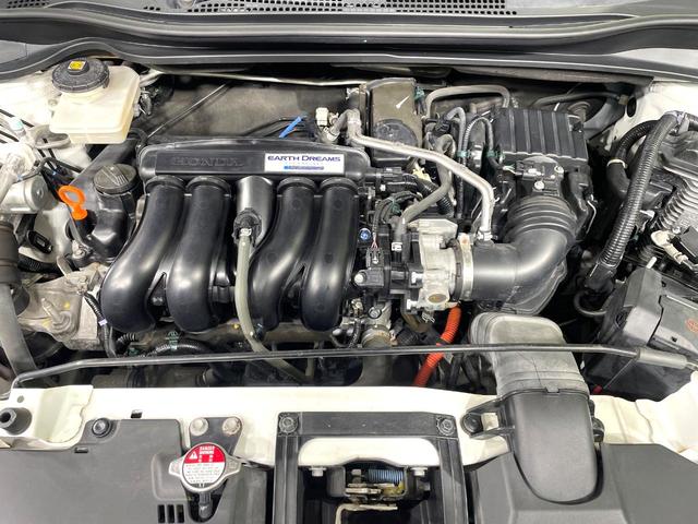 ヴェゼル ハイブリッドＺ　純正ナビ　バックカメラ　禁煙車　衝突軽減装置　クルーズコントロール　ＬＥＤヘッド　シートヒーター　ハーフレザー　ＥＴＣ　ドラレコ　Ｂｌｕｅｔｏｏｔｈ再生　スマートキー　オートライト／エアコン（18枚目）