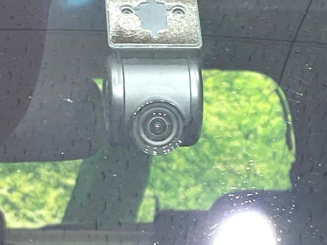 タント カスタムＲＳスタイルセレクション　純正９型ナビ　バックカメラ　禁煙車　両側電動ドア　スマートアシスト　アダプティブクルーズ　踏み間違い防止装置　ハーフレザー　シートヒーター　ＬＥＤヘッド／フォグ　ドラレコ　フルセグ　ＥＴＣ（7枚目）