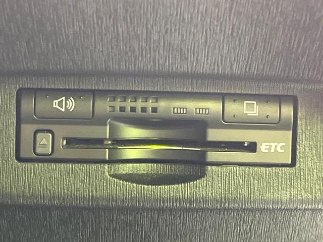 プリウス Ｓ　純正８型ナビ　バックカメラ　ＨＩＤヘッド　オートライト／エアコン　スマートキー　フルセグ　Ｂｌｕｅｔｏｏｔｈ再生　ＥＴＣ　盗難防止システム（5枚目）