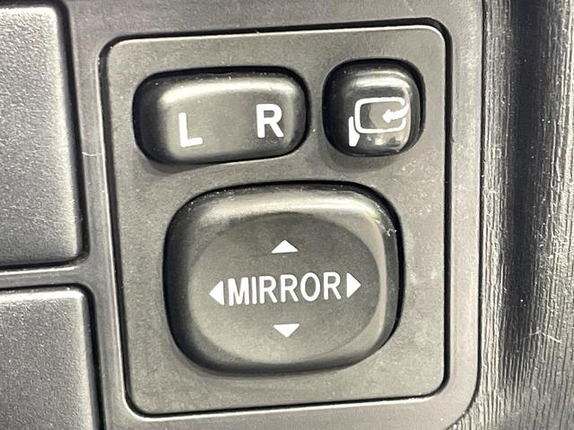 プリウス Ｓ　純正８型ナビ　バックカメラ　ＨＩＤヘッド　オートライト／エアコン　スマートキー　フルセグ　Ｂｌｕｅｔｏｏｔｈ再生　ＥＴＣ　盗難防止システム（40枚目）