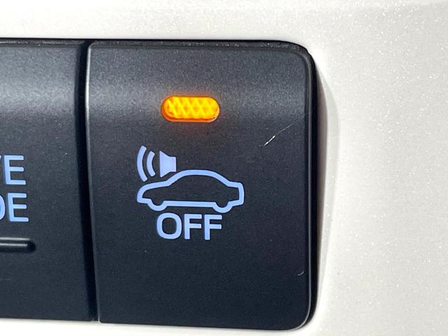 プリウス Ｓ　ＳＤナビ　バックカメラ　禁煙車　ＬＥＤヘッド　スマートキー　コーナーセンサー　フルセグ　Ｂｌｕｅｔｏｏｔｈ接続　ＥＴＣ　オートライト／エアコン　横滑り防止　電動格納ミラー　盗難防止装置（6枚目）