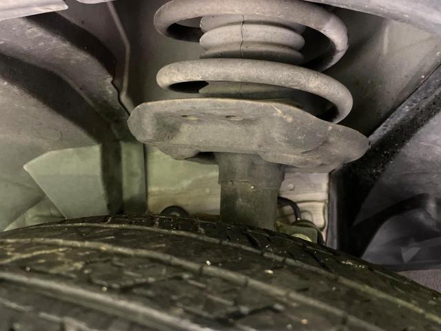 エクストレイル ２０Ｓ　ハイブリッド　エマージェンシーブレーキパック　純正ナビ　バックカメラ　禁煙車　衝突軽減装置　踏み間違い防止　コーナーセンサー　ＬＥＤヘッド　フルセグ　Ｂｌｕｅｔｏｏｔｈ　ＥＴＣ　撥水シート　デュアルエアコン　スマートキー　車線逸脱警報（20枚目）