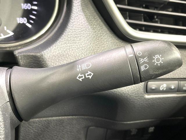 エクストレイル ２０Ｓ　ハイブリッド　エマージェンシーブレーキパック　純正ナビ　バックカメラ　禁煙車　衝突軽減装置　踏み間違い防止　コーナーセンサー　ＬＥＤヘッド　フルセグ　Ｂｌｕｅｔｏｏｔｈ　ＥＴＣ　撥水シート　デュアルエアコン　スマートキー　車線逸脱警報（48枚目）