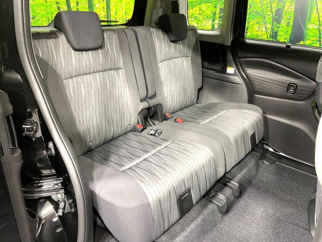 ���i���ȃI���W�i���t���A�}�b�g���I�v�V�����ɂĂ��p�ӂ��Ă���܂��B���D���ȃf�U�C����J���[�����Ԃɍ��킹�đI��ł����������Ƃ��ł��܂���