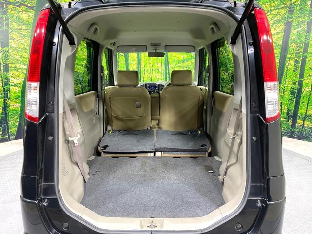 ���i�̂���������ʋ΁A���}���ɏ\���ȉ׎��X�y�[�X���m�ۂ��Ă���܂��B�Z�J���h�V�[�g��|���ƁA�傫�ȉו��̐ύڂ��\�ł���