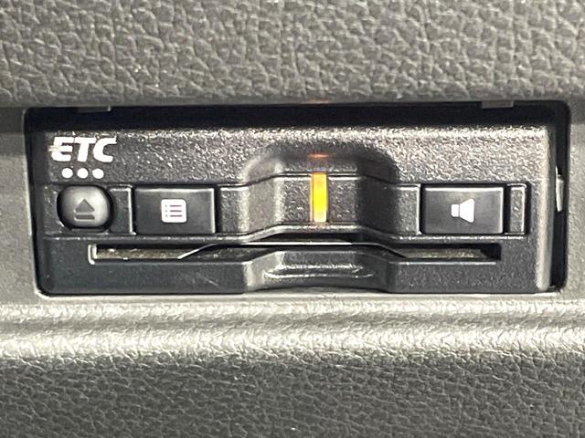 スペーシアカスタム ハイブリッドＸＳ　両側電動ドア　純正８型ナビ　衝突被害軽減システム　レーダークルーズ　禁煙車　シートヒーター　コーナーセンサー　スマートキー　ＬＥＤヘッド　ビルトインＥＴＣ　オートハイビーム　車線逸脱警報（6枚目）